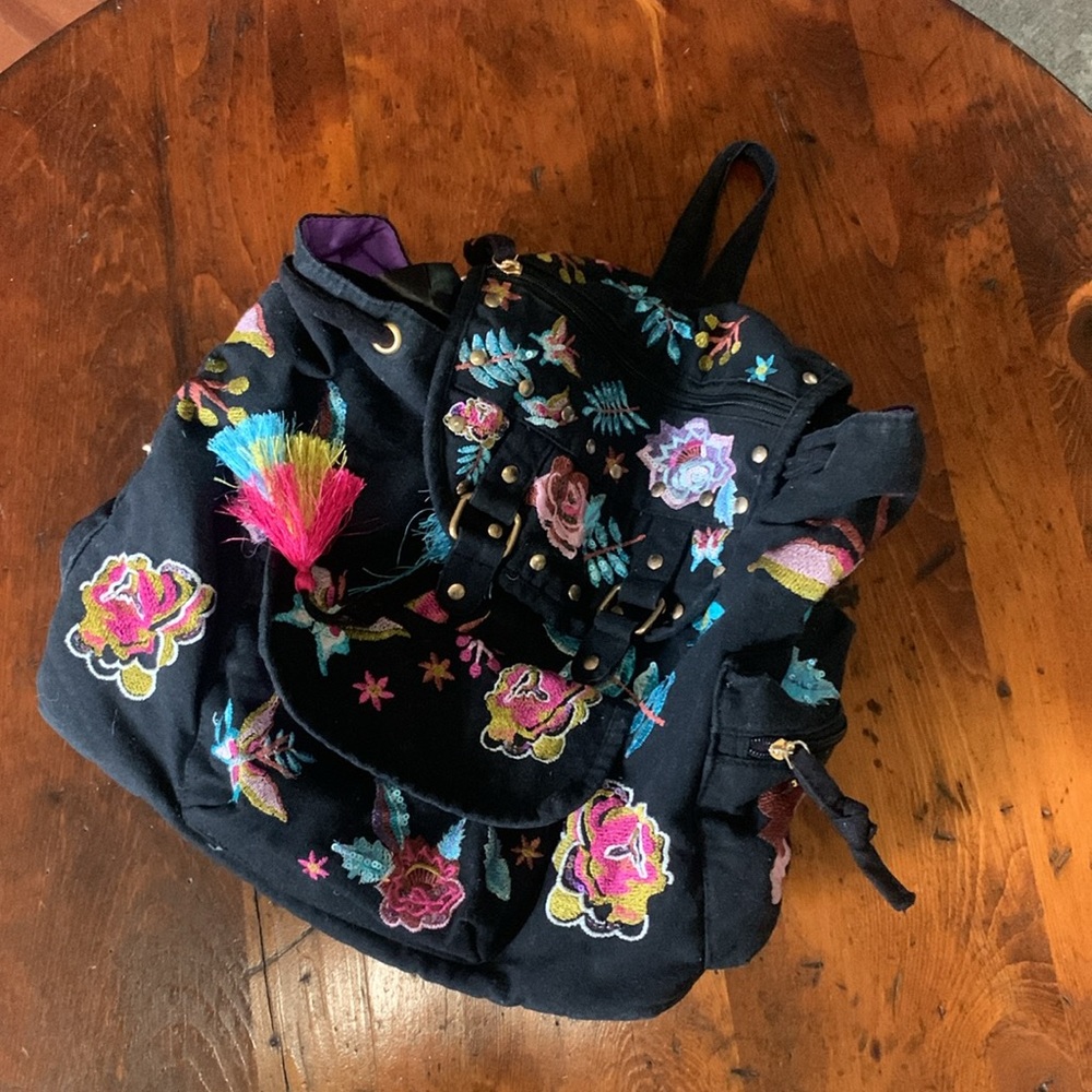 BACKPACK WITH EMBROIDERY - Picture 2 of 9